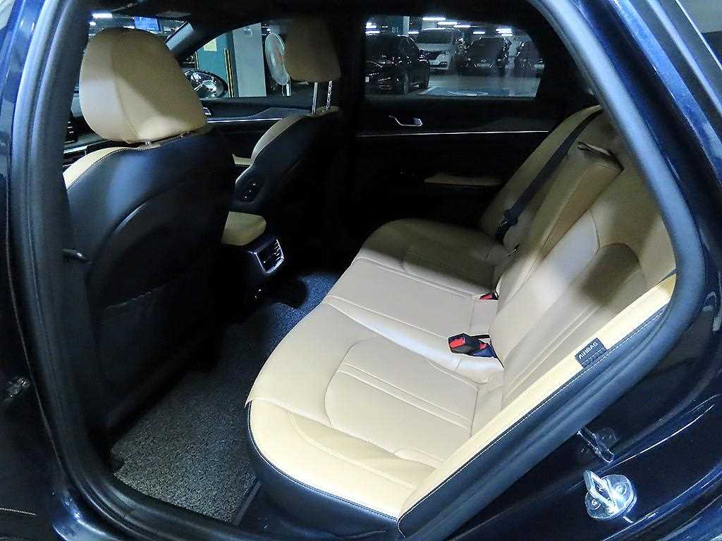 Kia K5 2.0 Noblesse 8