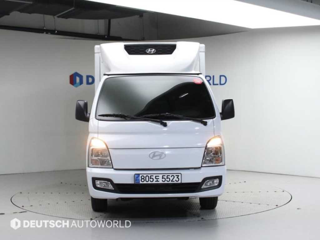 Hyundai Porter Super Cab/ Long Wheelbase/ Twin Comp Smart 4