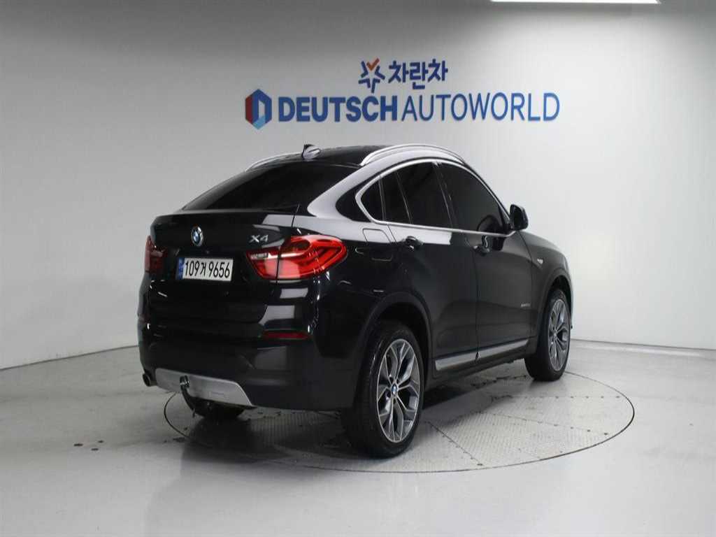 BMW X4 xDrive 20d 사진 2/20