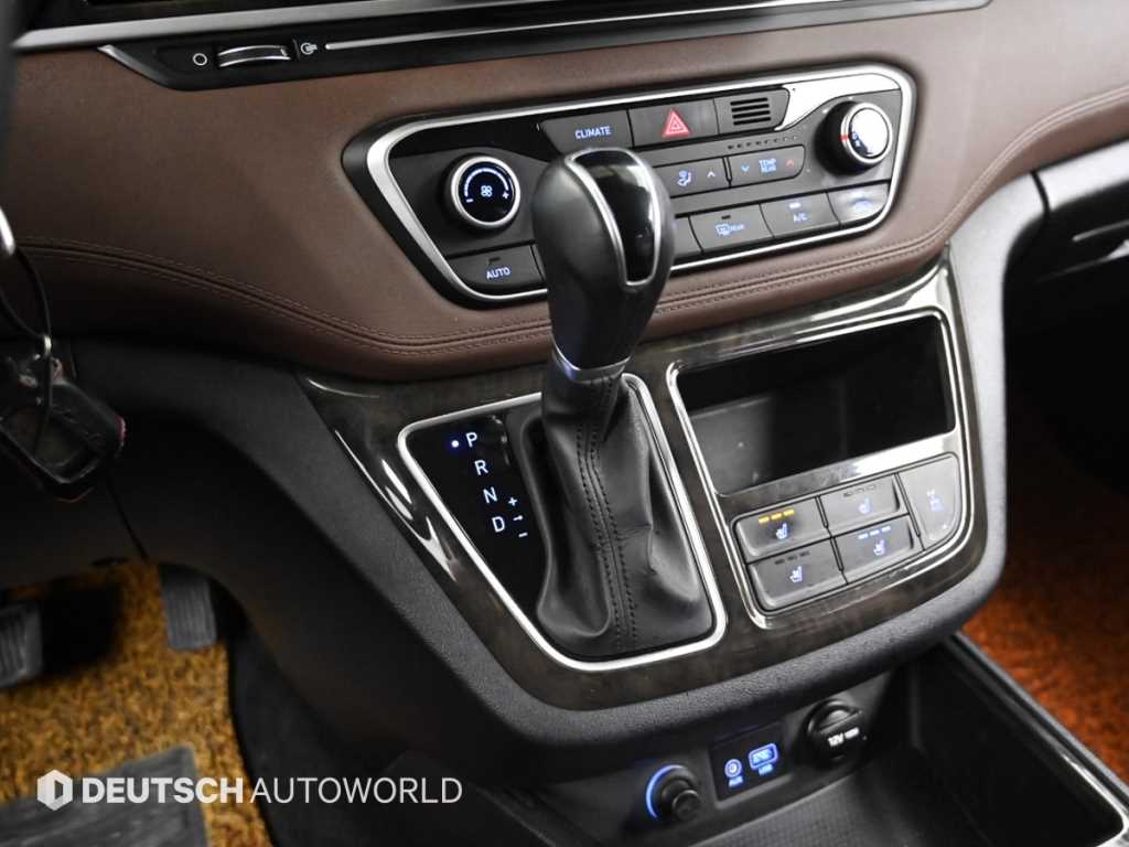 Hyundai Starex 4WD Urban Exclusive 10