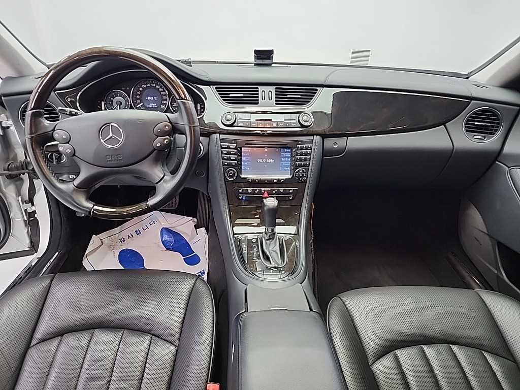 Mercedes-Benz CLS-Class CLS500 8