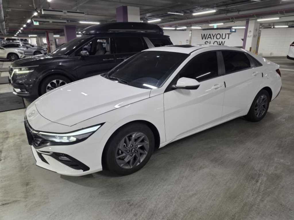 Hyundai Avante 1.6 HEV Modern 2