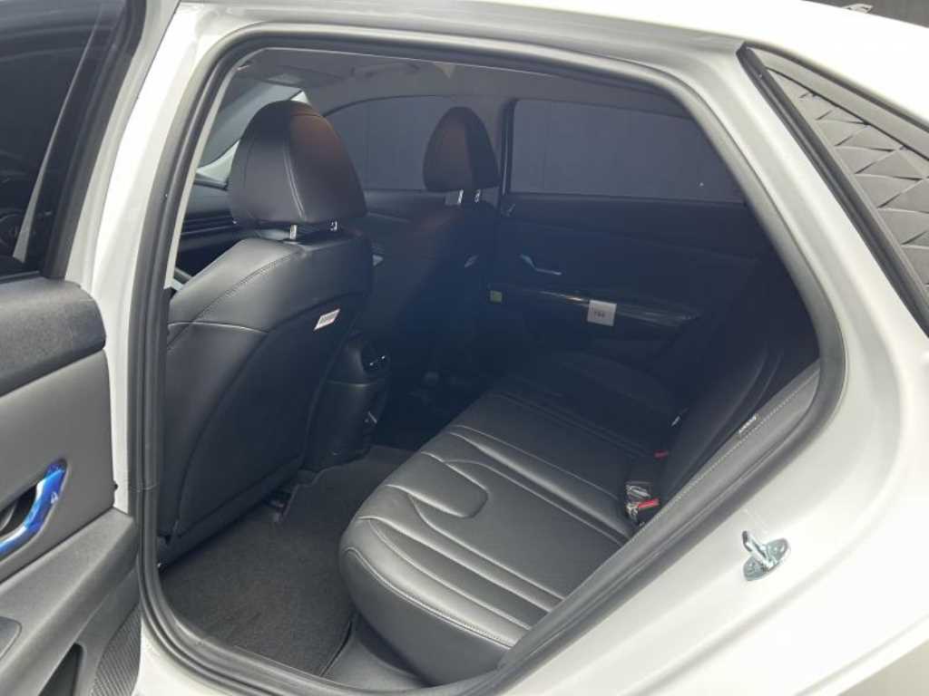 Hyundai Avante 1.6 HEV Modern 7