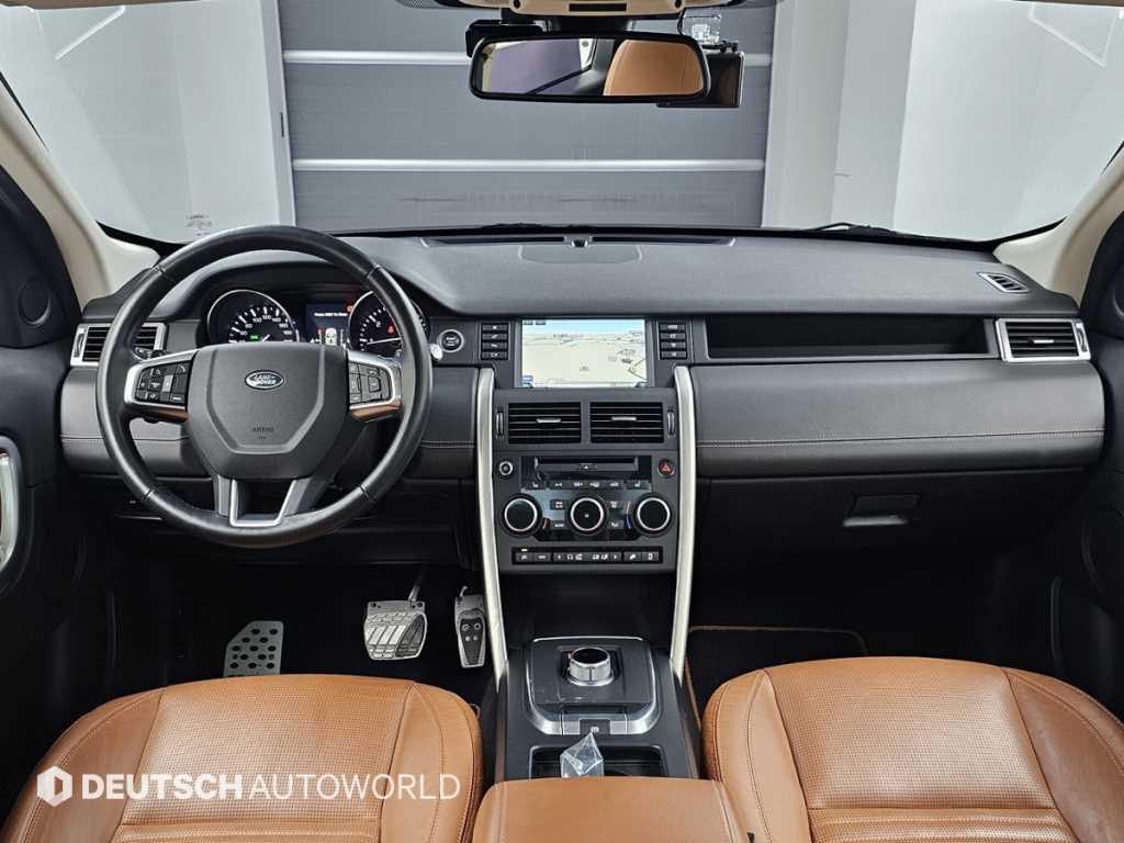 Land Rover Discovery Sport 2.0 TD4 HSE Luxury 8