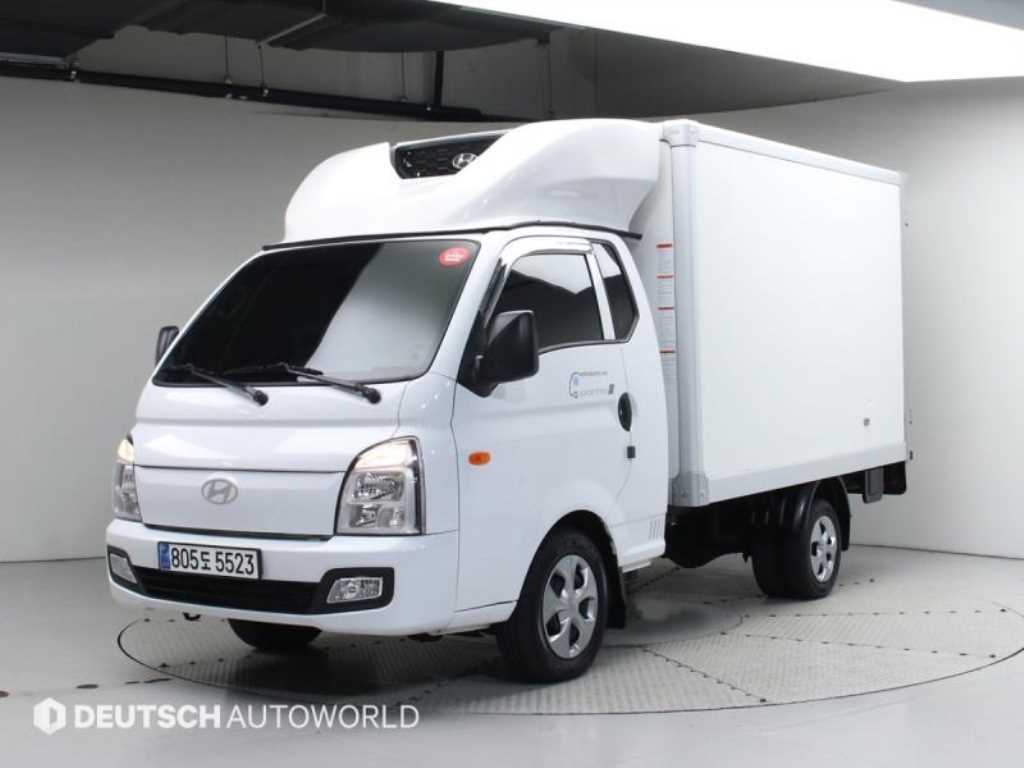 Hyundai Porter Super Cab/ Long Wheelbase/ Twin Comp Smart