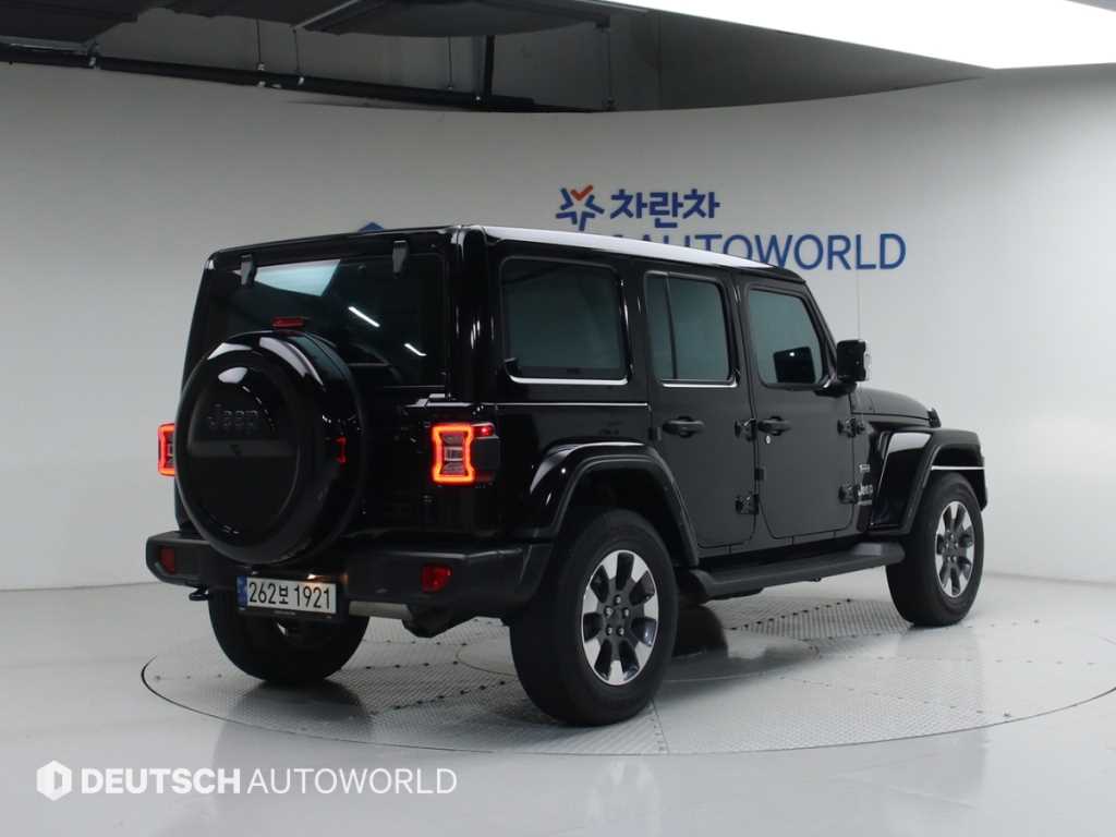 지프 랭글러 2.0 오버랜드 4도어 파워탑 사진 2/20