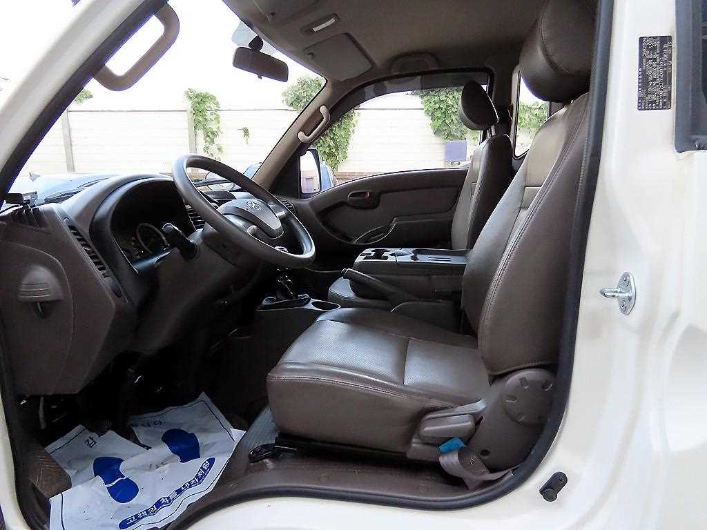 Hyundai Porter Super Cab/ Long Wheelbase/ CRDi 8