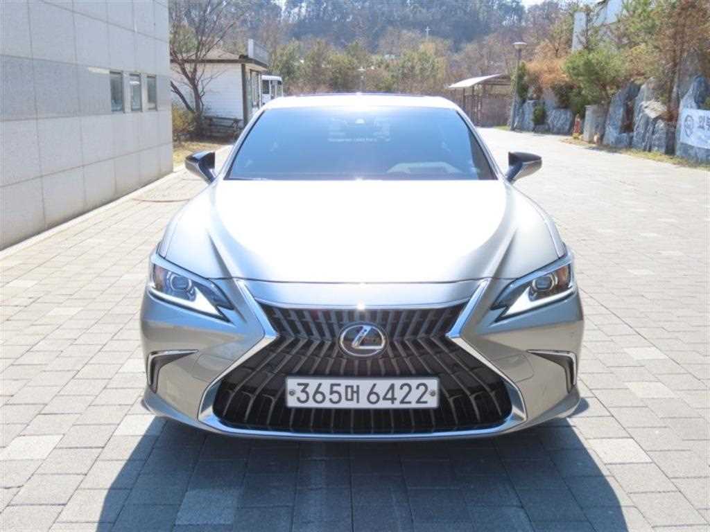Lexus ES Luxury Plus