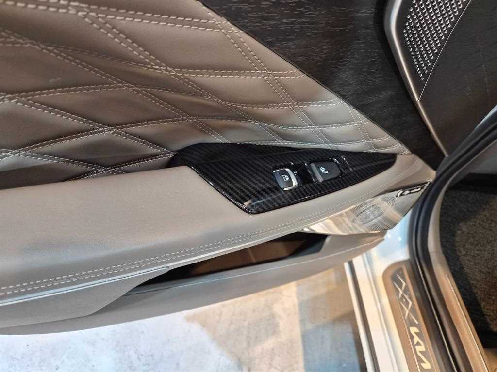 Kia K8 Signature Special 7