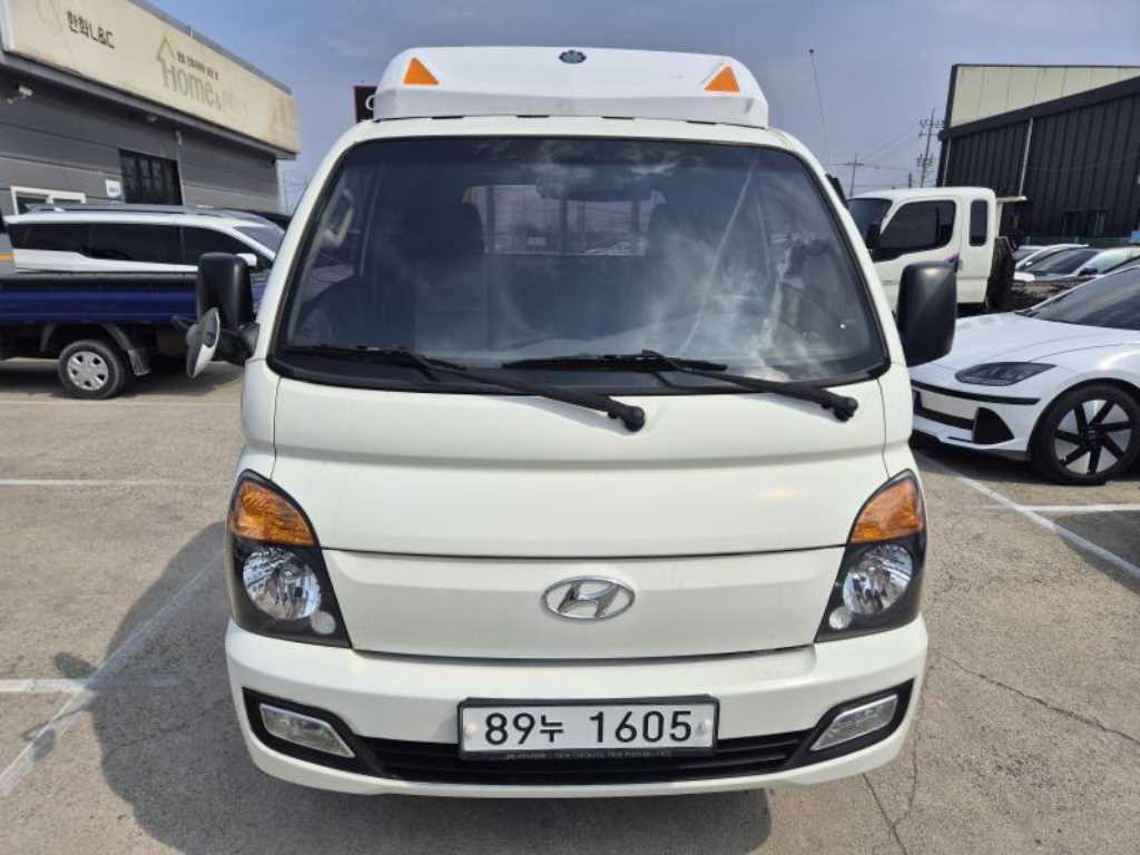 Hyundai Porter 1.0 Ton/ Super Cab/ Long Wheelbase/ CRDi Smart
