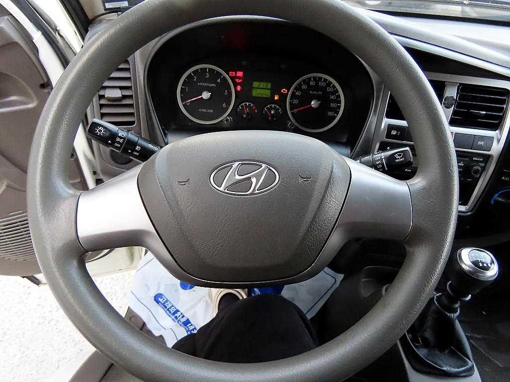 Hyundai Porter Super Cab/ Long Wheelbase/ CRDi 10