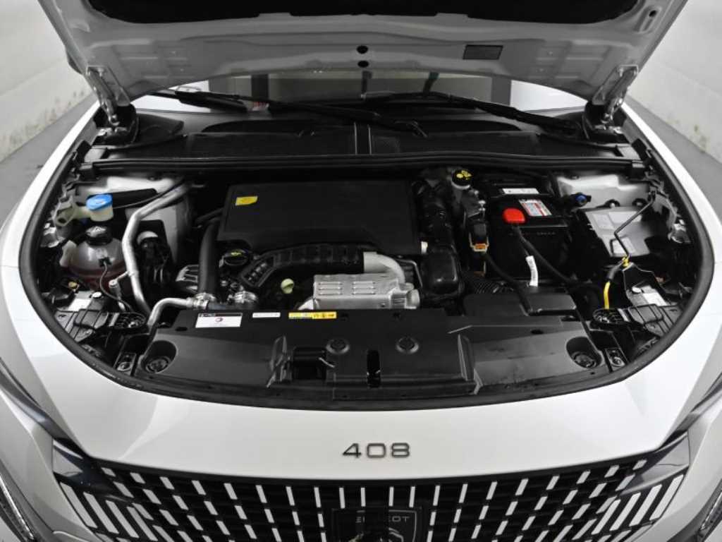 Peugeot 408 1.2 Pure Tech GT 7