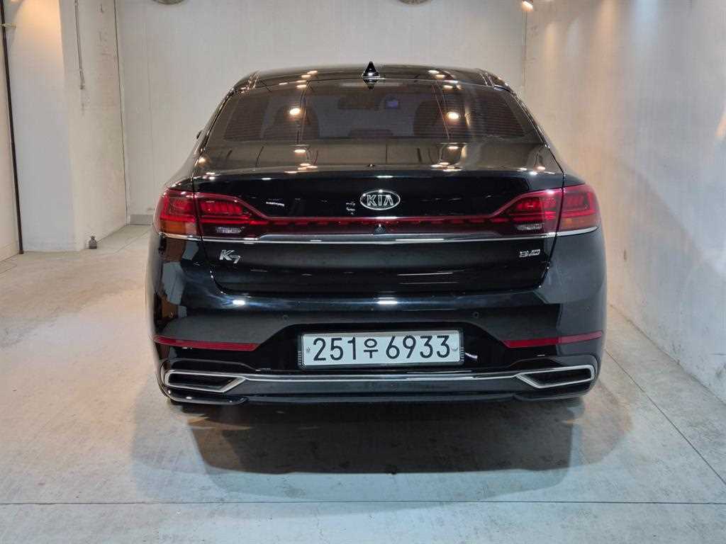 Kia K7 Gasoline 3.0 GDI Signature 4