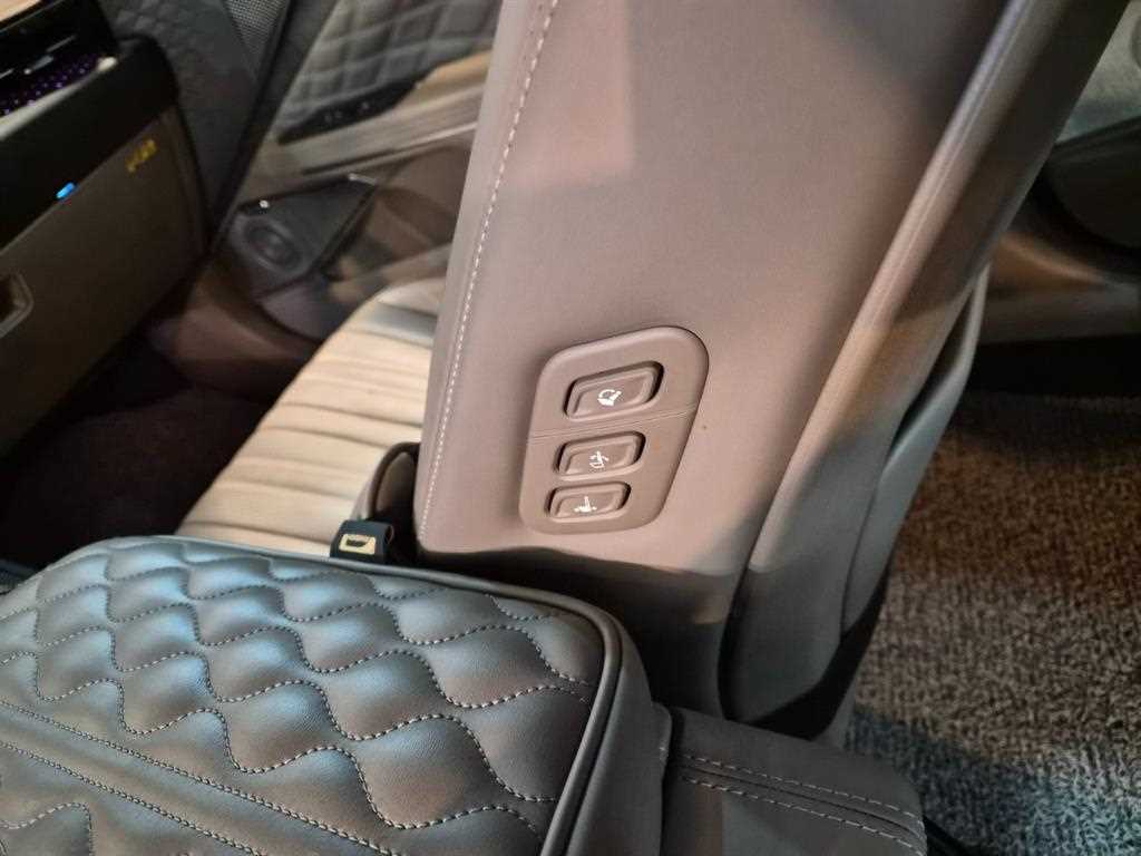 Kia K8 Signature Special 10