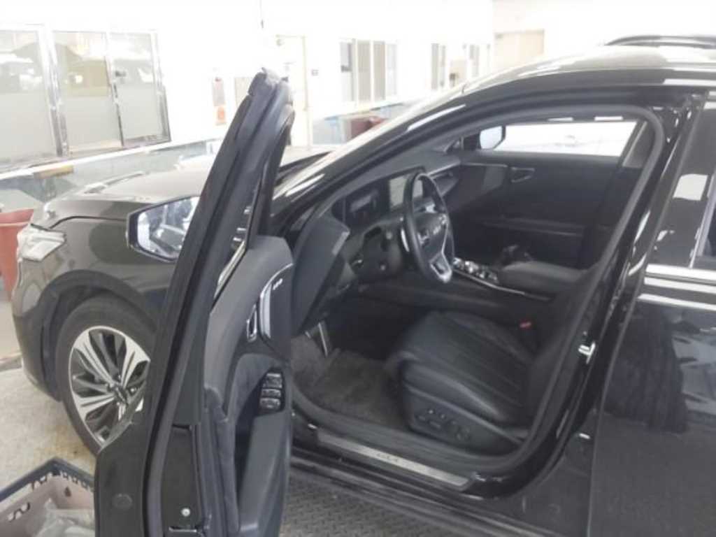 Kia K8 Signature 10