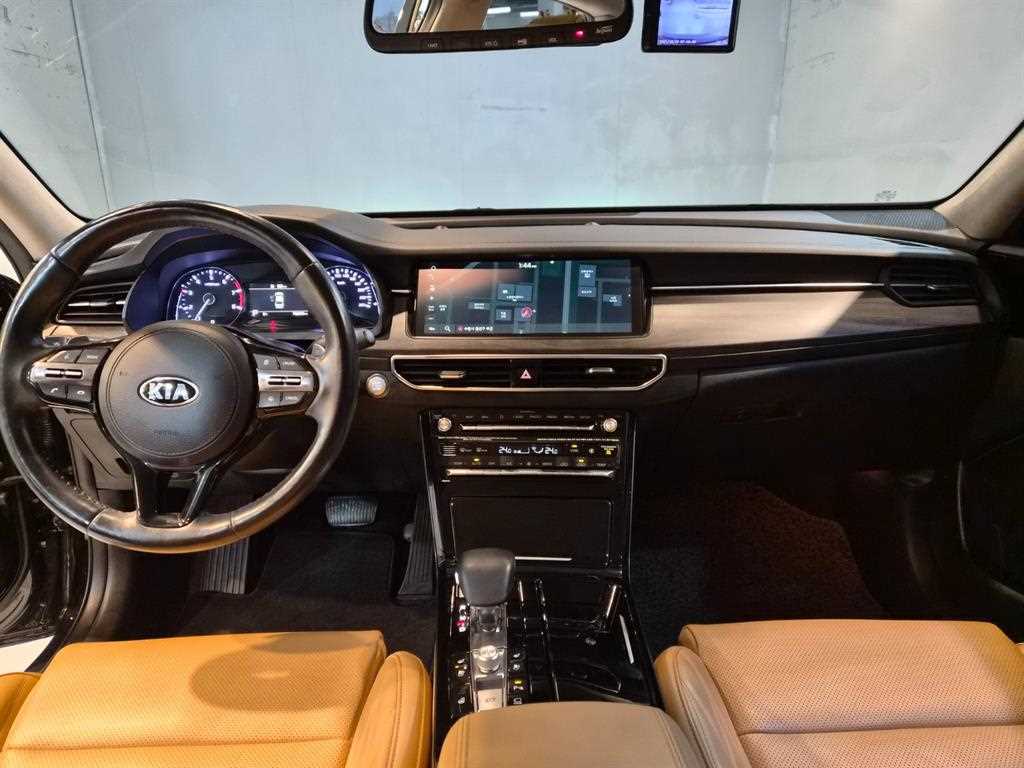 Kia K7 Gasoline 3.0 GDI Signature 8