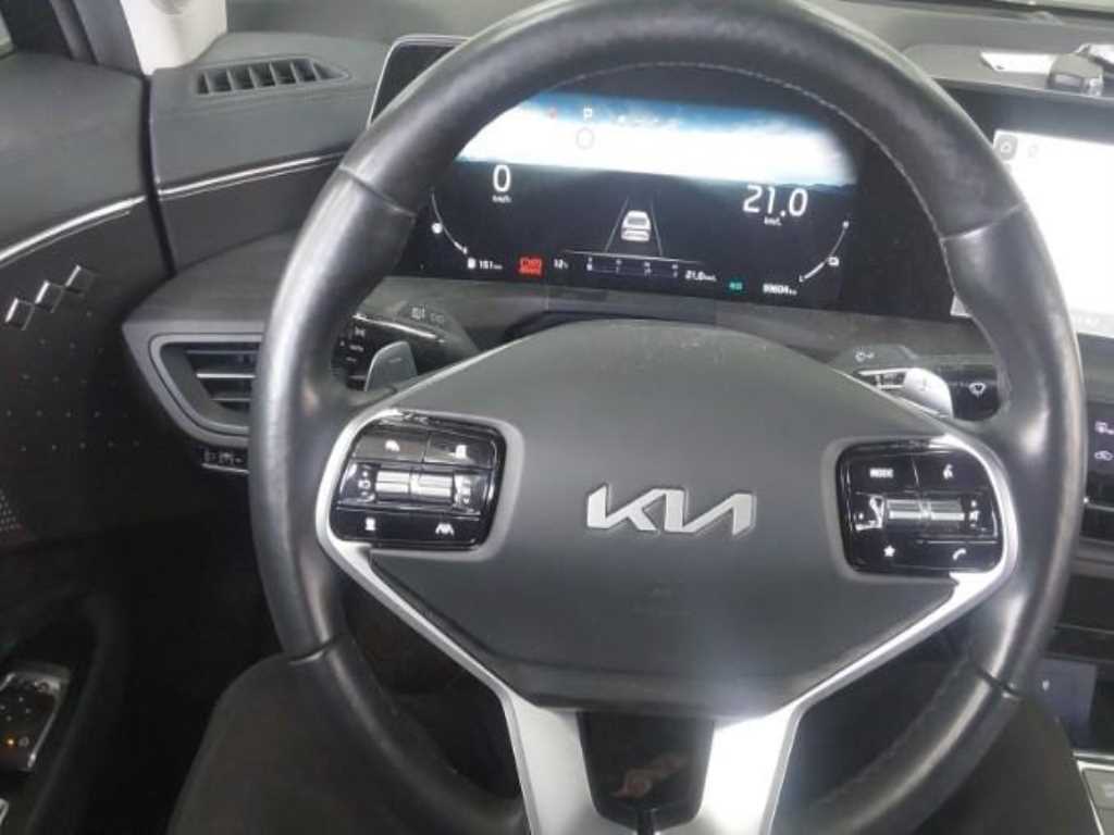 Kia K8 Signature 5