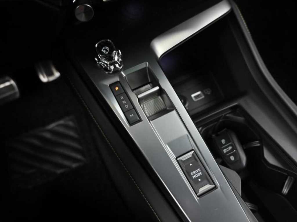 Peugeot 408 1.2 Pure Tech GT 10