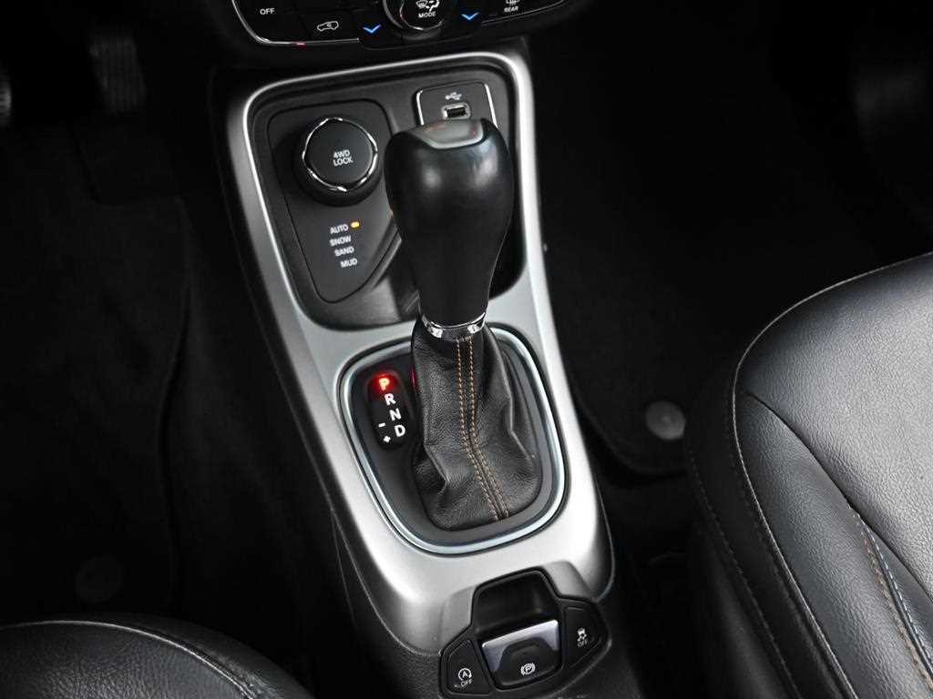 Jeep Compass 2.4 AWD Longitude 10