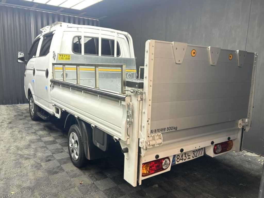 Hyundai Porter Double Cab 4