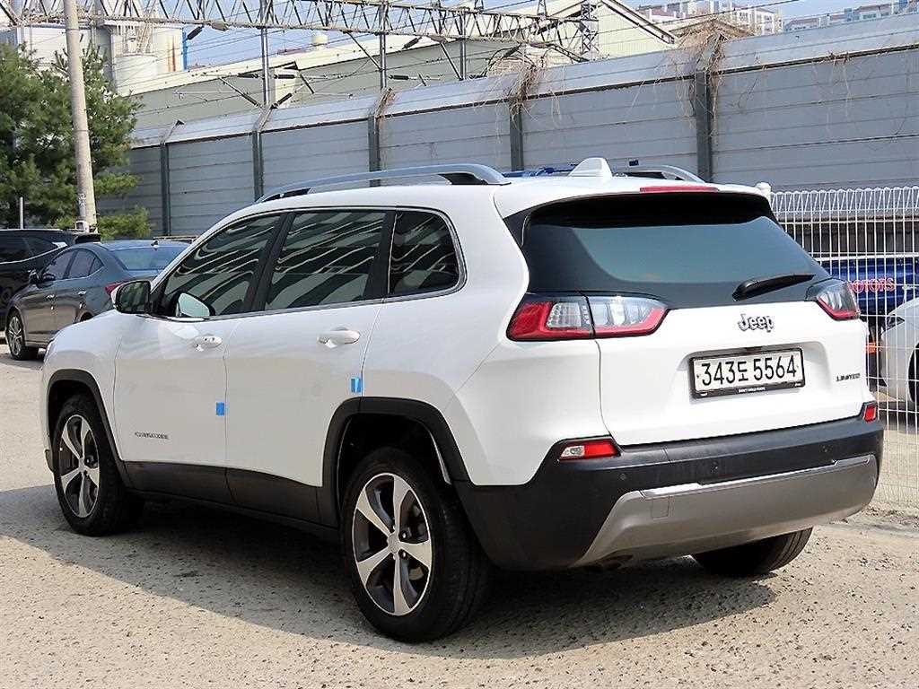 Jeep Cherokee 2.4 Limited 4