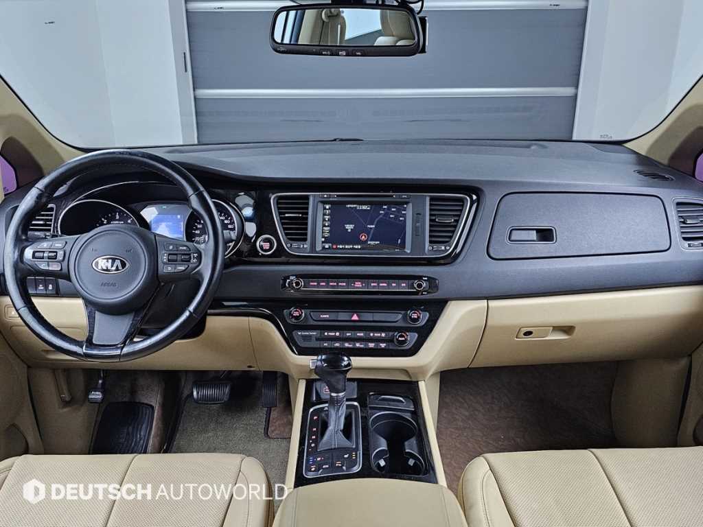 Kia Carnival Diesel Prestige 8