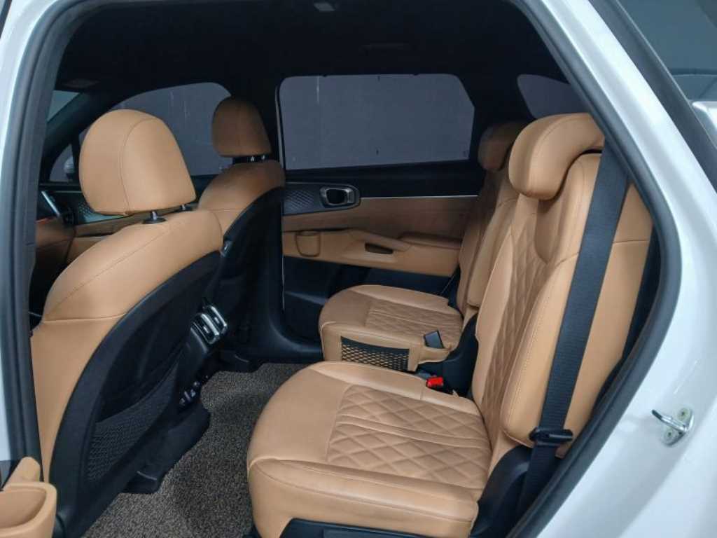 Kia Sorento Diesel 2.2 2WD Signature 8