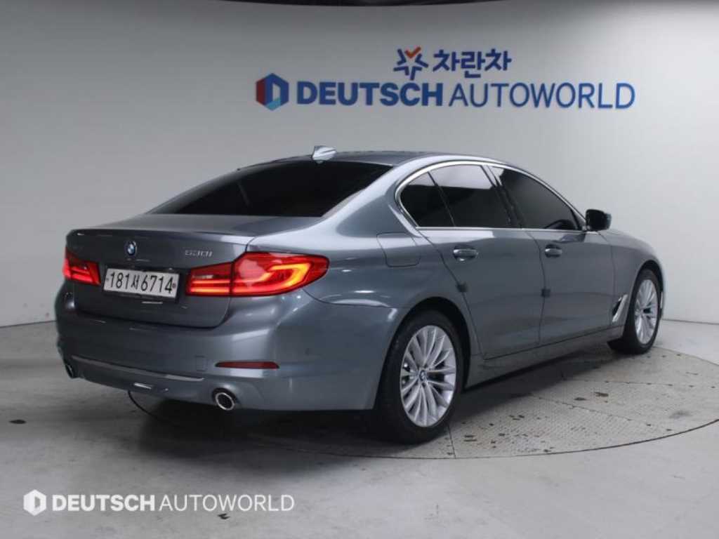 BMW 5시리즈 530i xDrive 럭셔리 플러스 사진 2/20