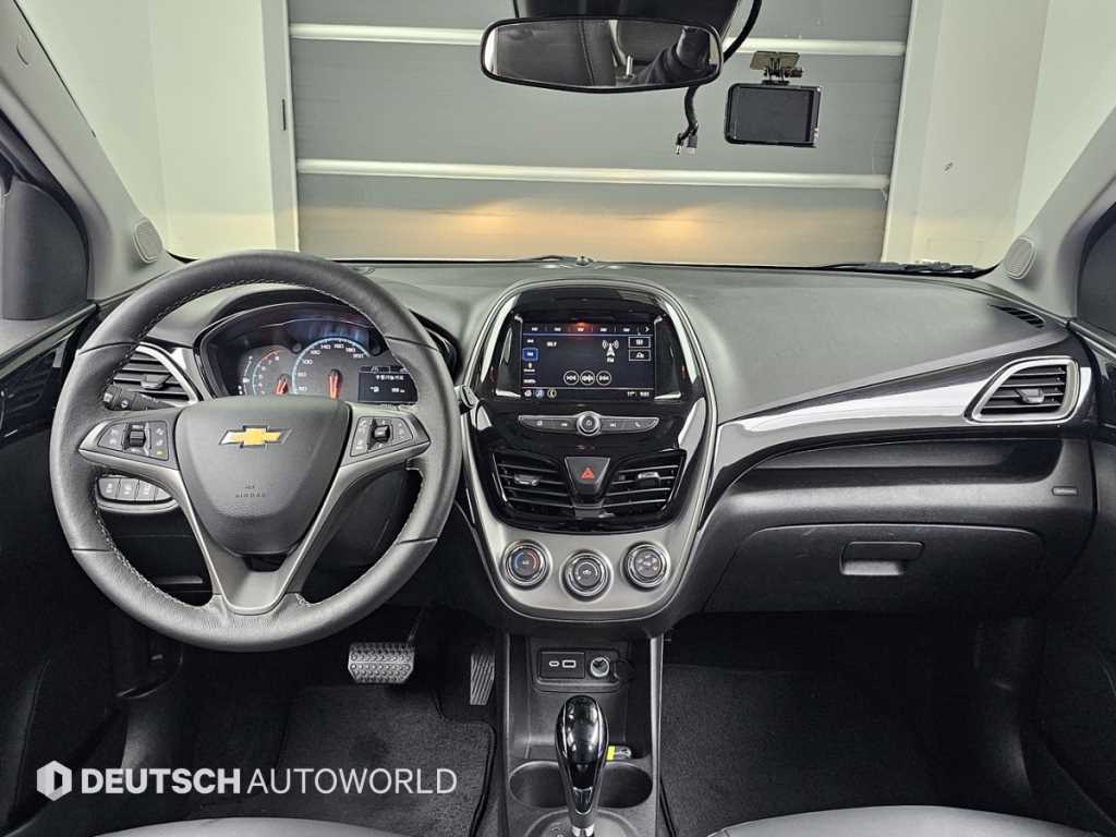 Chevrolet Spark Premier 8