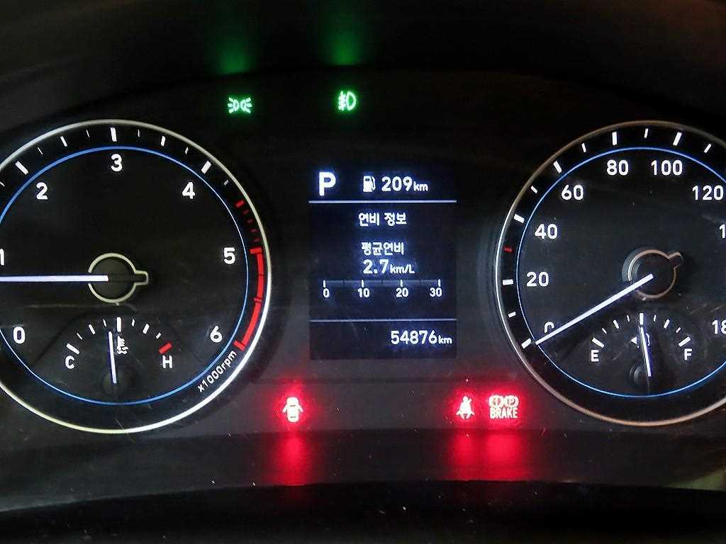 Hyundai Porter 1.0 Ton/ Double Cab/ Long Wheelbase/ CRDi Premium 9