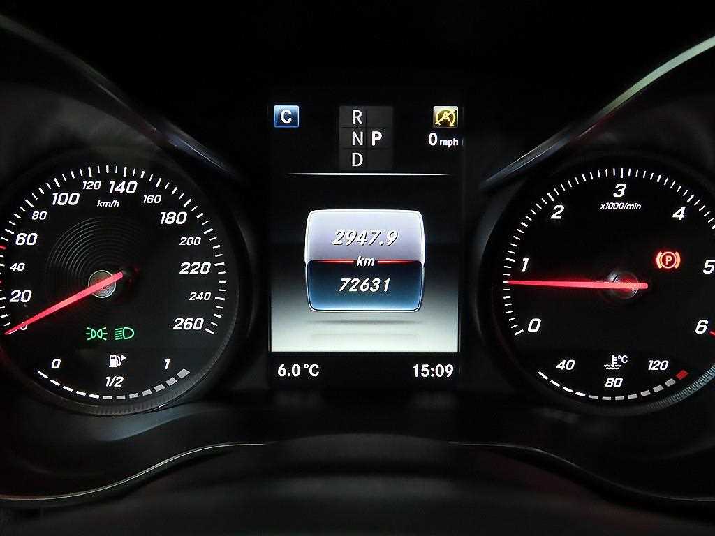 Mercedes-Benz C-Class C220 d 4MATIC 10