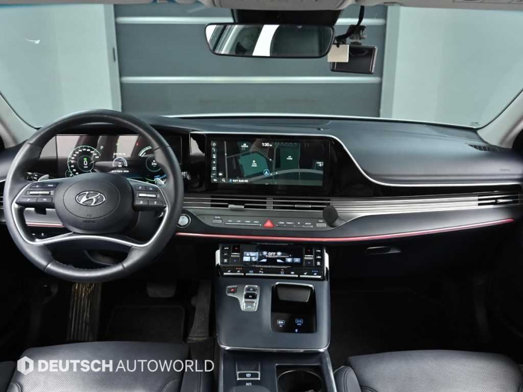 Hyundai Grandeur Exclusive 8