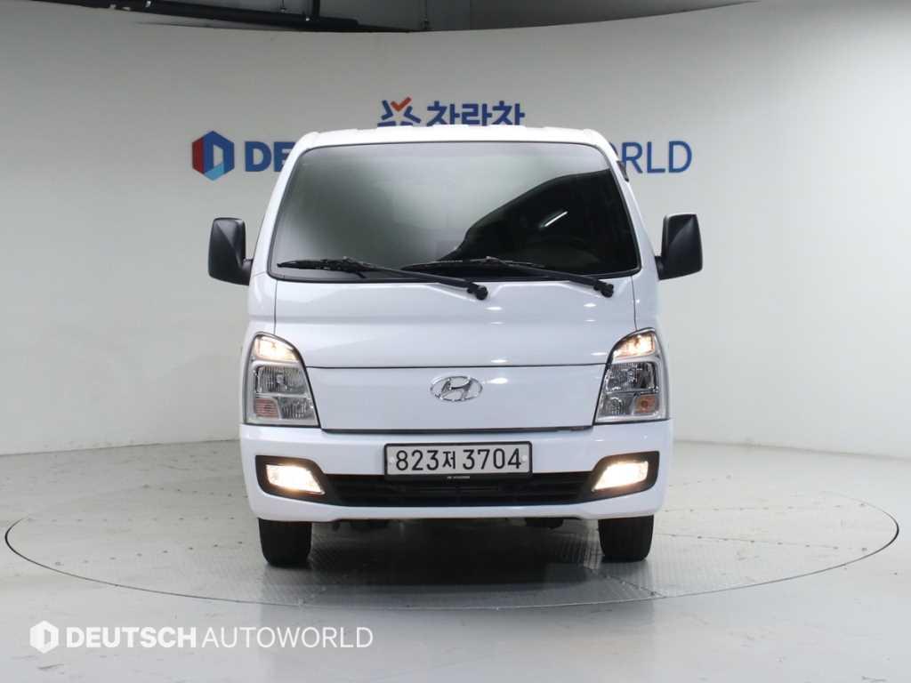 Hyundai Porter 1.0 Ton/ Double Cab/ Long Wheelbase/ CRDi Smart 4