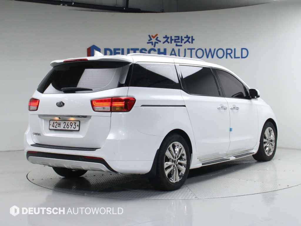 Kia Carnival Diesel Prestige 3