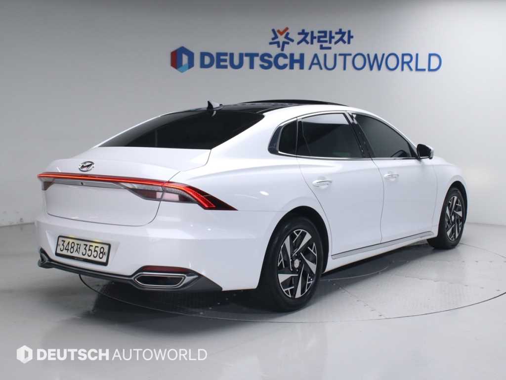 Hyundai Grandeur Exclusive 3