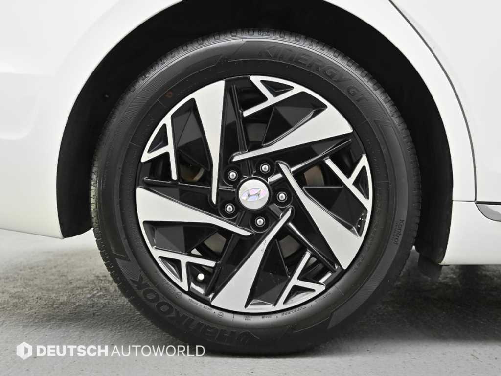 Hyundai Grandeur Exclusive 6