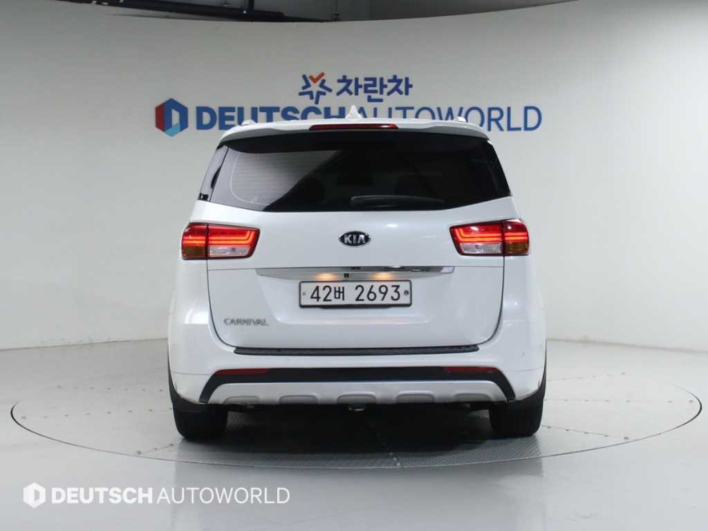 Kia Carnival Diesel Prestige 5