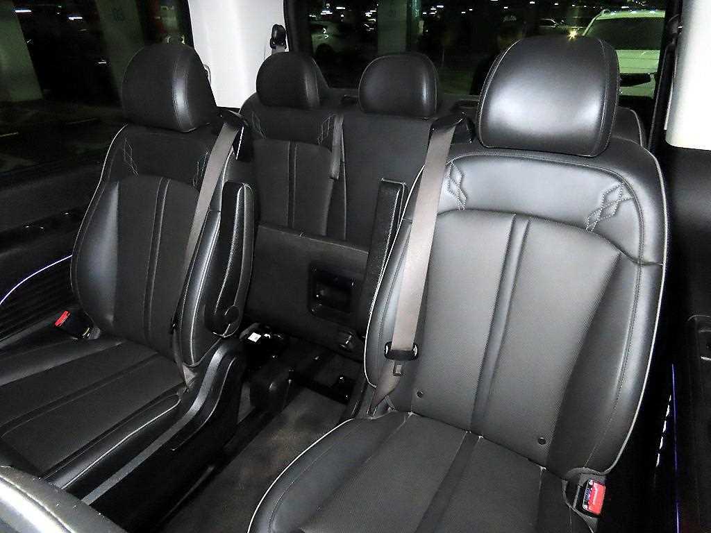 Hyundai Staria 4WD Diesel Lounge Inspiration 9