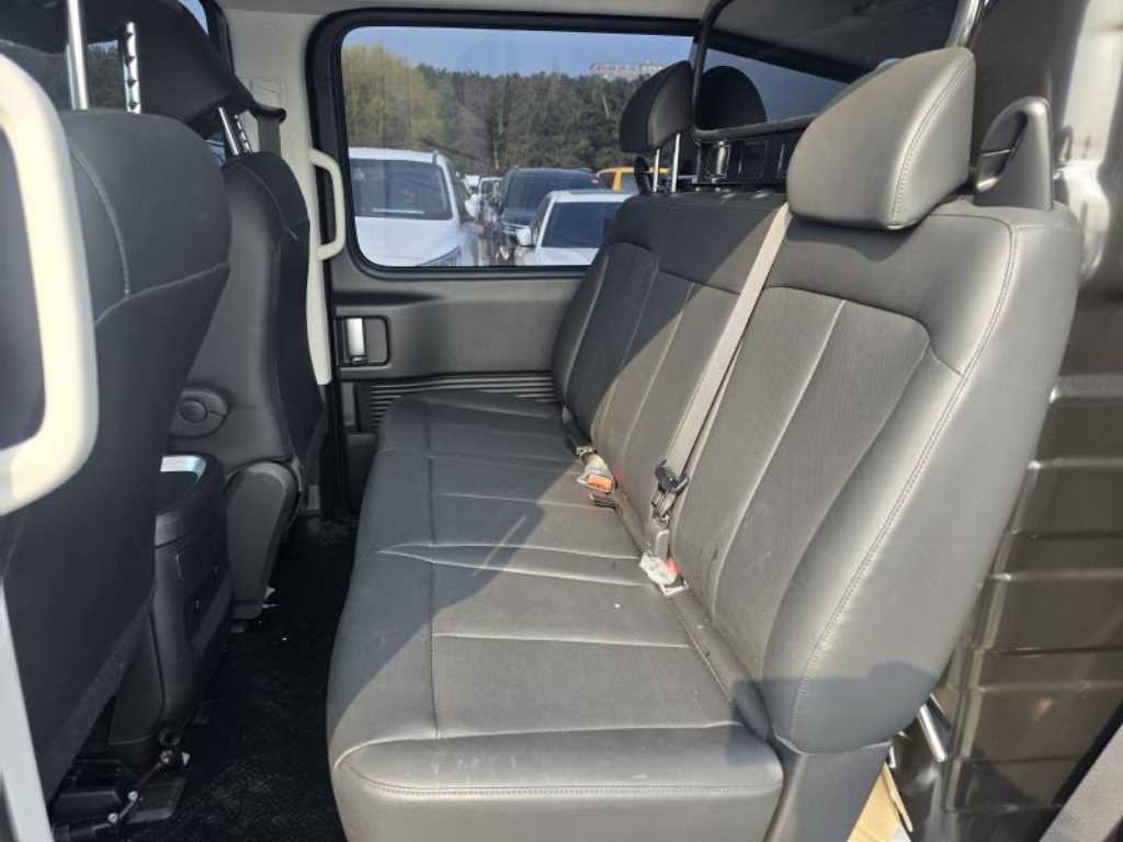 Hyundai Staria LPG Cargo Modern 10