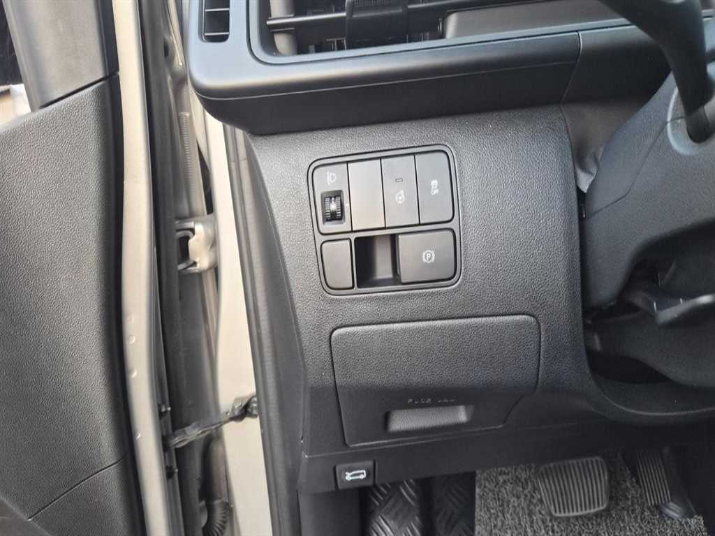 Hyundai Staria LPG Cargo Modern 9