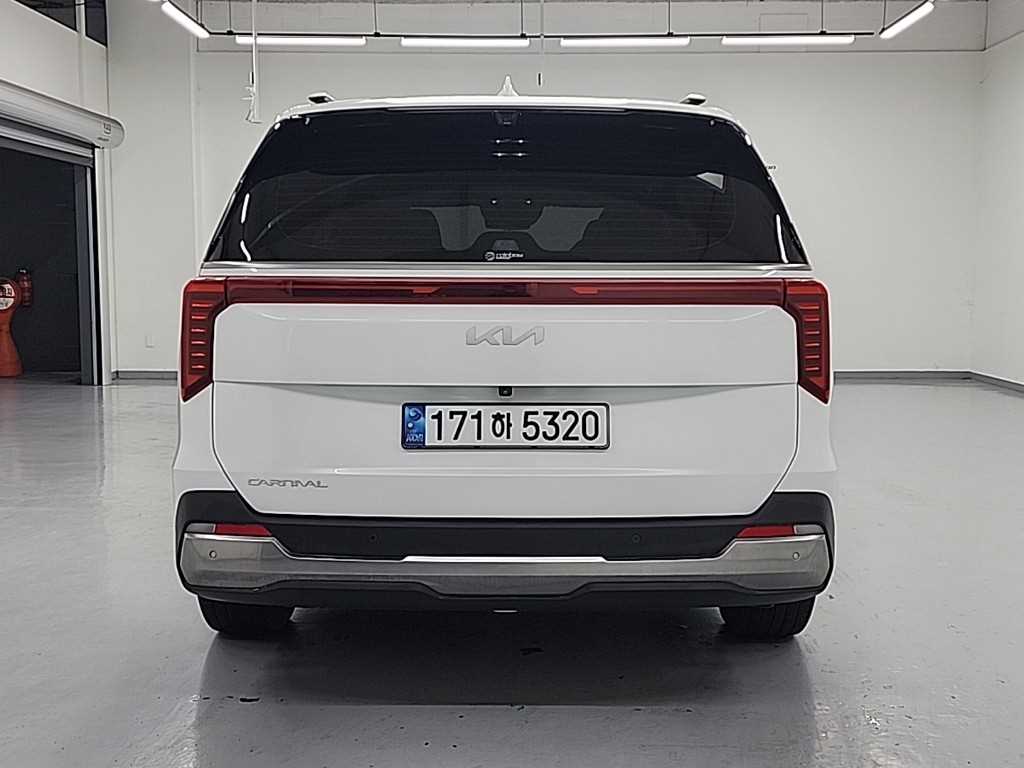 Kia Carnival Gasoline Signature 4