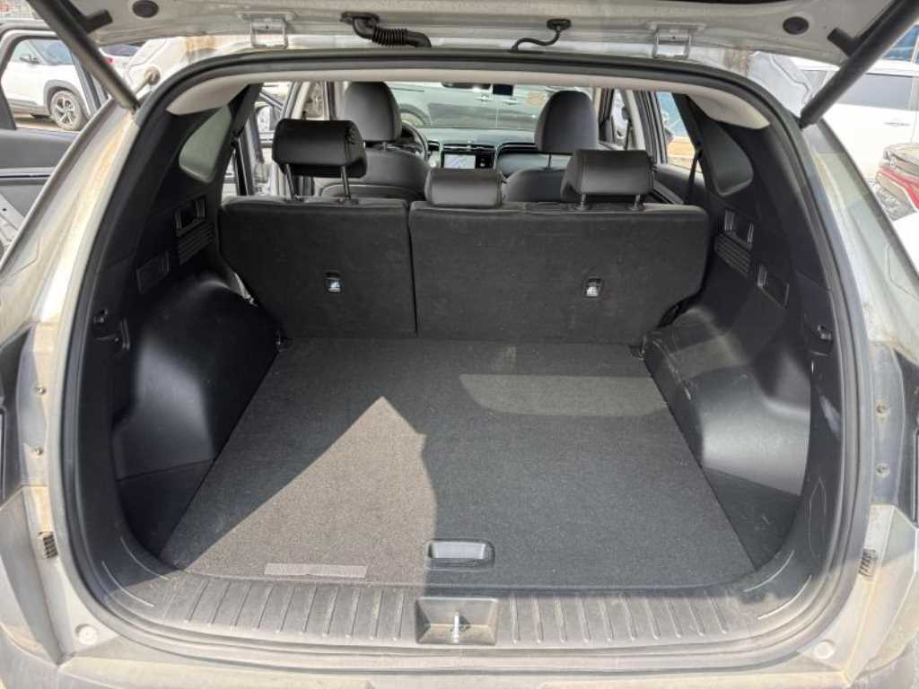 Hyundai Tucson 2WD Premium 8