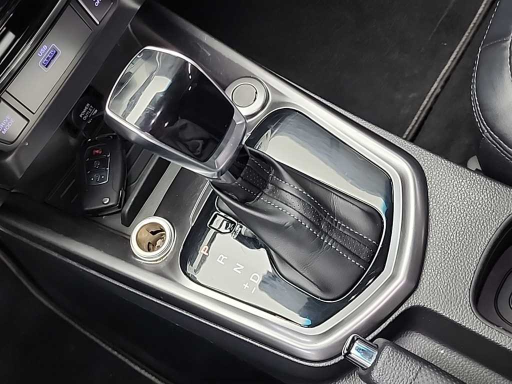 KG Mobility (Ssangyong) Tivoli 2WD Gasoline 1.5 V3 9