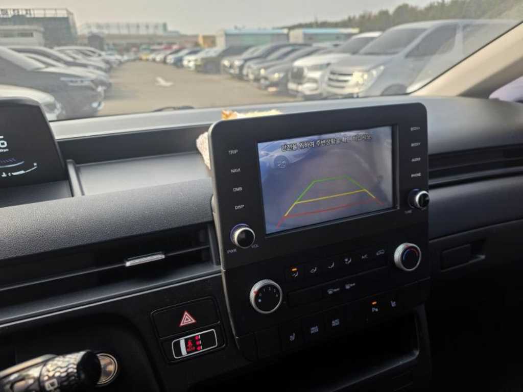 Hyundai Staria LPG Cargo Modern 9