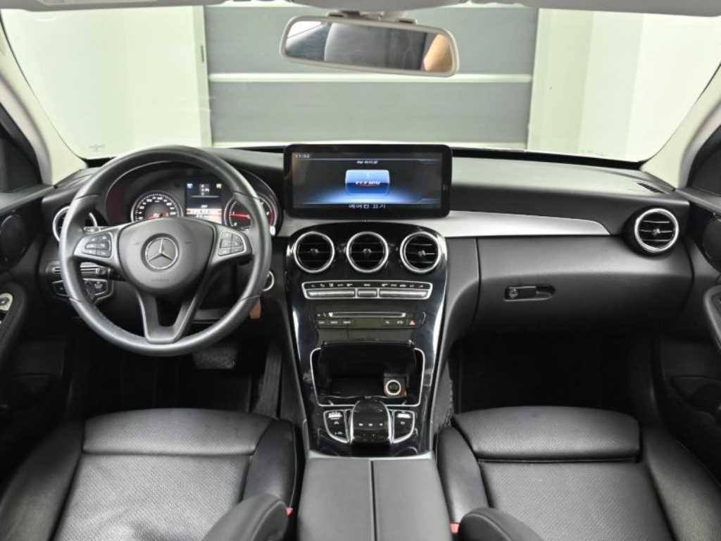 Mercedes-Benz C-Class C200 d 8