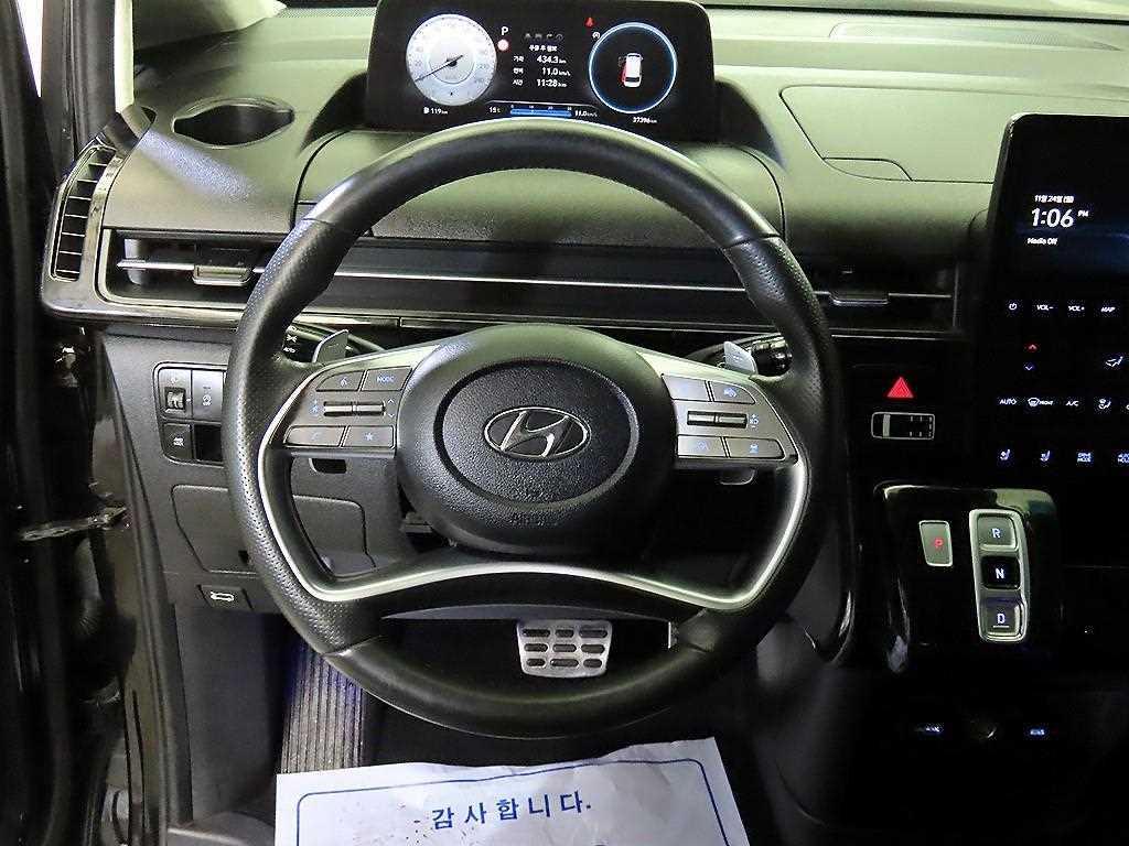 Hyundai Staria 4WD Diesel Lounge Inspiration 10
