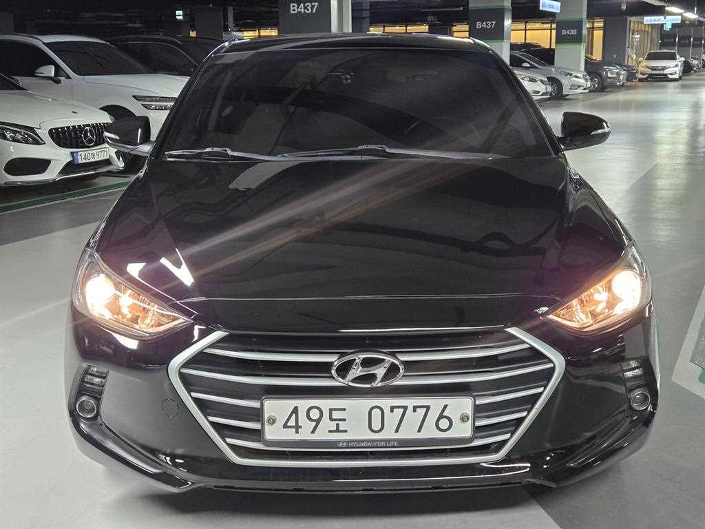 Hyundai Avante 1.6 GDI Smart