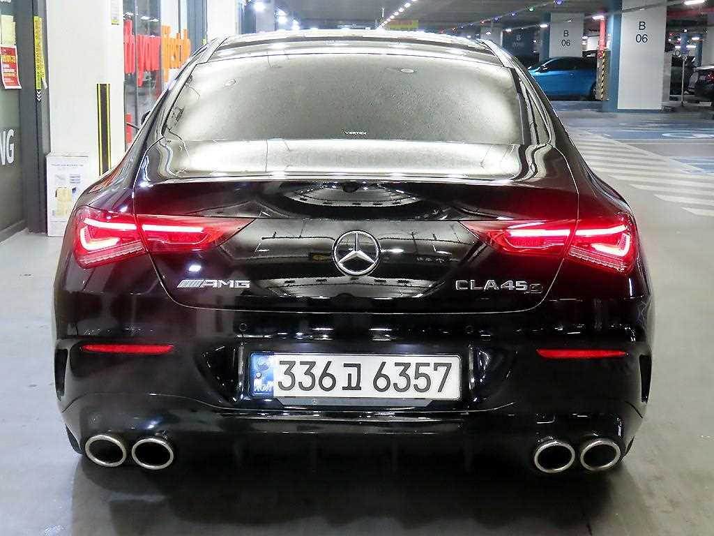 Mercedes-Benz CLA-Class CLA250 4MATIC 6