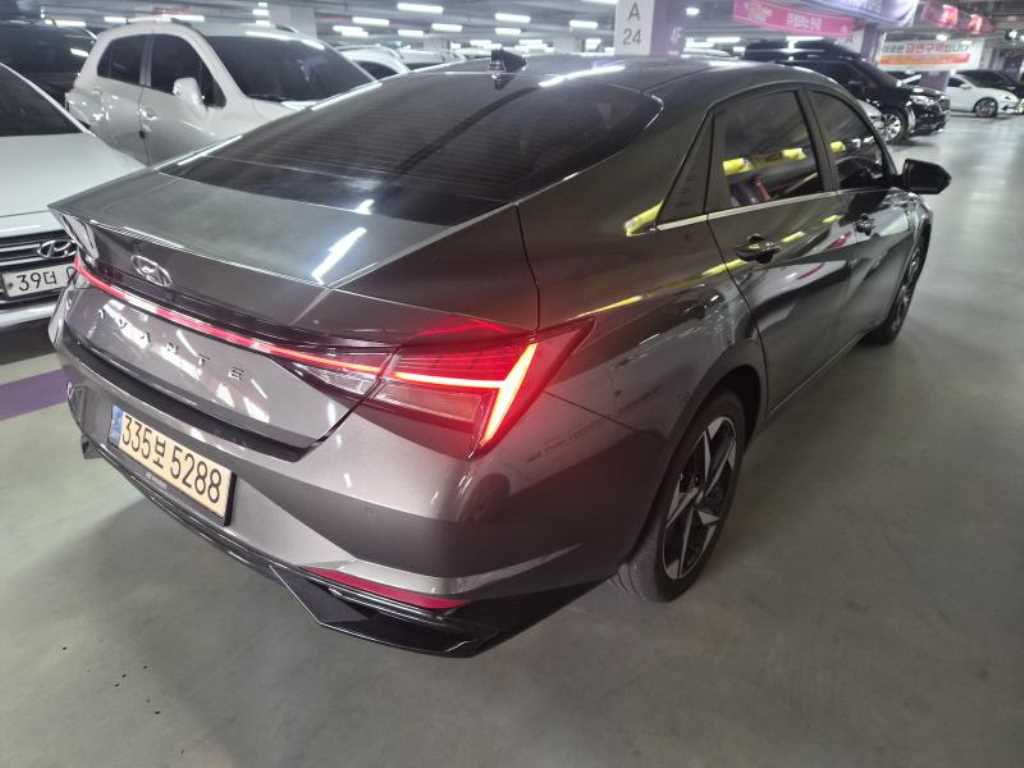 Hyundai Avante 1.6 Inspiration 4