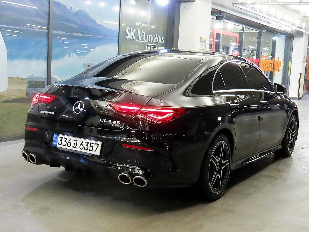 Mercedes-Benz CLA-Class CLA250 4MATIC 5